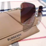 lunettes de soleil thomas burberry marque luxe gael et sophie opticiens 30800 saint gilles