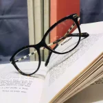 lunettes de vue femme classique burberry acétate écaille branche ronde imprimé tartan