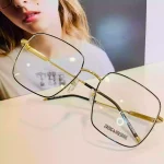 lunettes de vue femme grand forme carrée zadig et voltaire or et noire