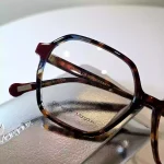 Lunettes Clémence & Margaux Opticiens indépendants à Saint-Gilles 30800 Gaël & Sophie Opticiens