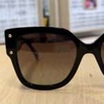 lunettes Carolina Herrera opticien indépendant 30800 saint-gilles Gaël & Sophie Opticiens