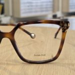 lunettes Carolina Herrera opticien indépendant 30800 saint-gilles Gaël & Sophie Opticiens